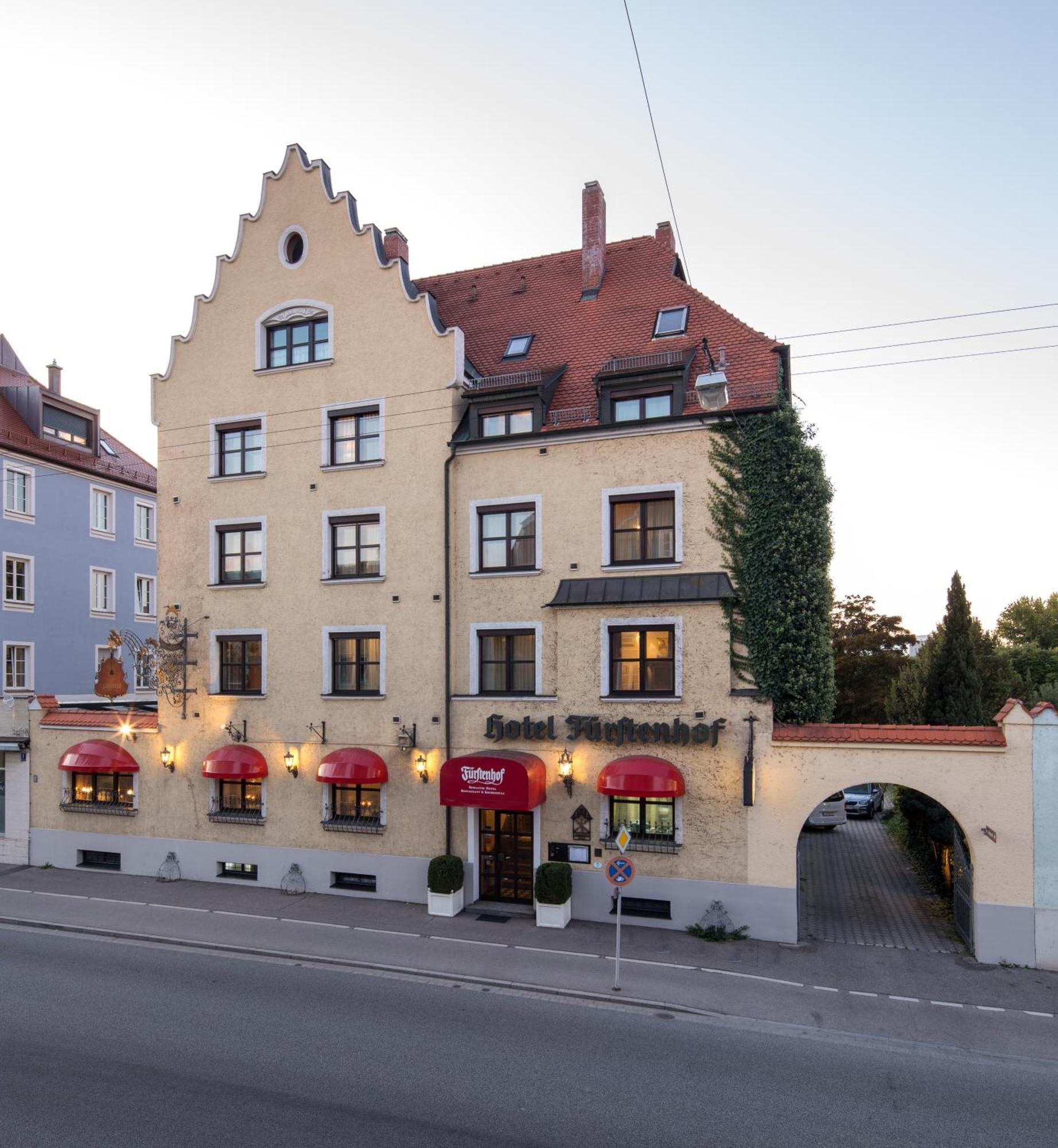 Simones Hotel Fuerstenhof Ландсгут Екстер'єр фото